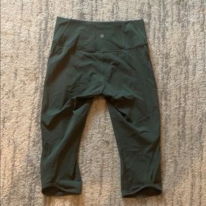 Lululemon green cropped leggings